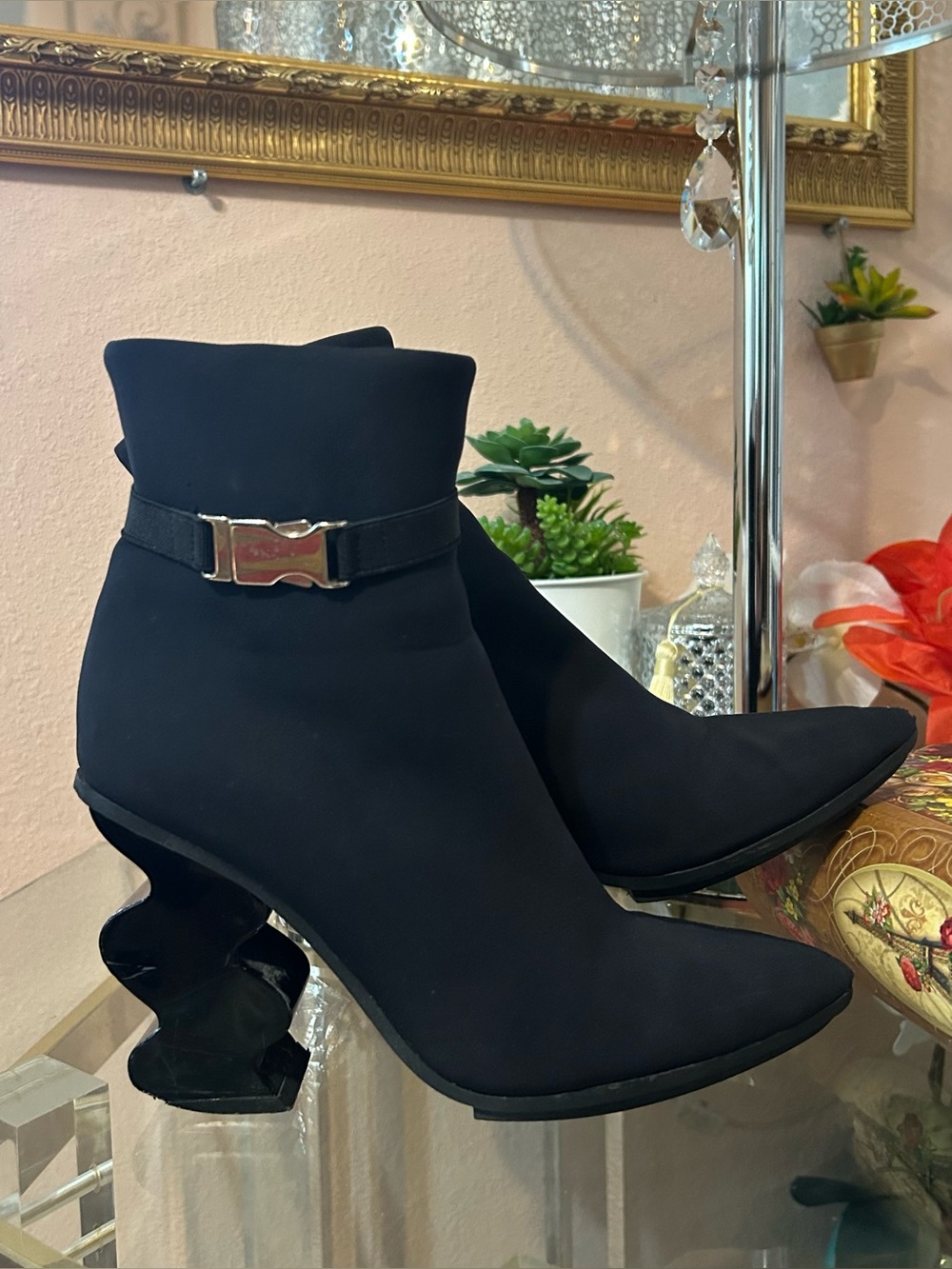 iRi Sculpted-Heel Black Vegan Ankle Boots with Buckle Strap Size 38